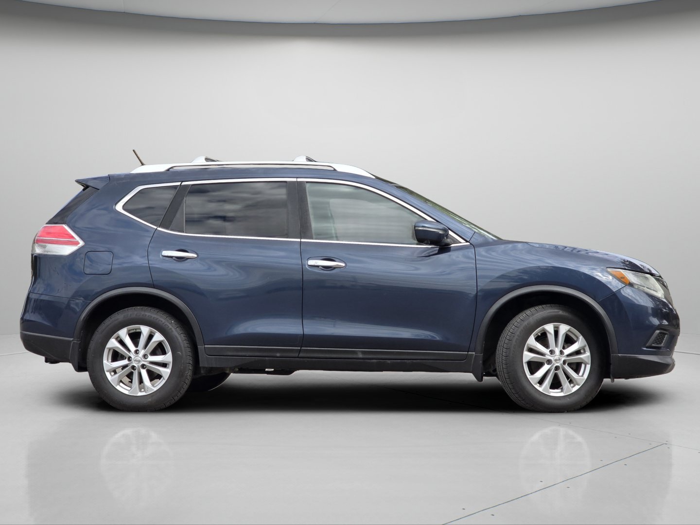 Used 2015 Nissan Rogue SV w/ SV Premium Package AWD/4WD image 21