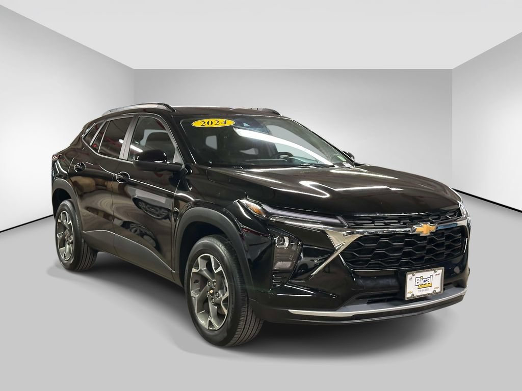 Used 2024 Chevrolet Trax LT w/ Driver Confidence Package FWD image 6