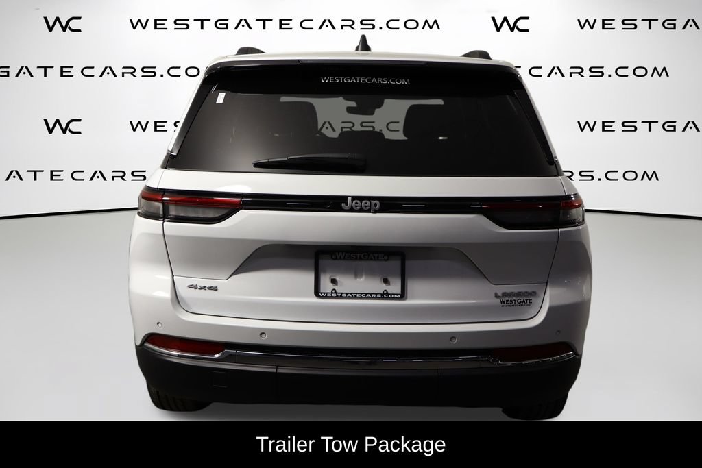 Used 2025 Jeep Grand Cherokee Laredo w/ Luxury Tech Group I AWD/4WD image 4