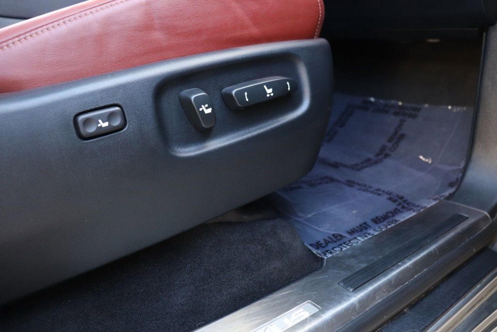 Used 2019 Lexus LX 570 4WD w/ Luxury Package image 34