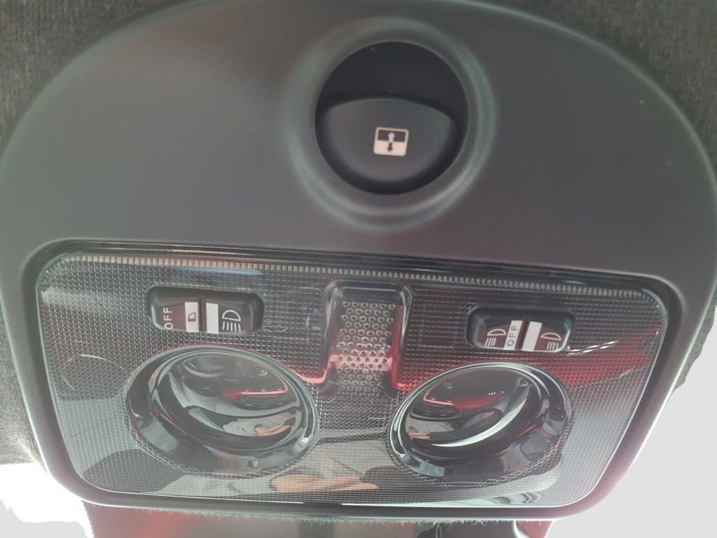 Used 2015 FIAT 500 Sport image 22