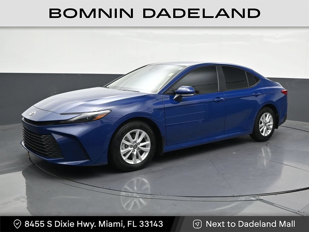 Used 2025 Toyota Camry LE w/ Convenience Package FWD image 1