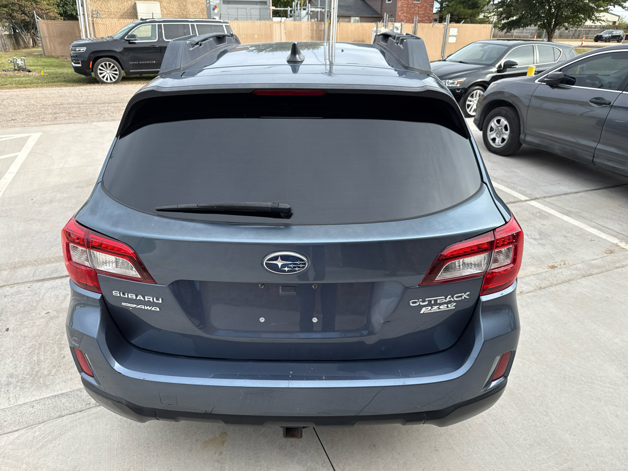 Used 2017 Subaru Outback 2.5i Premium image 9