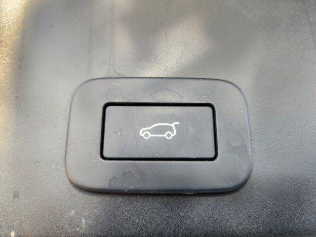 Used 2024 Land Rover Range Rover Evoque Dynamic SE image 35