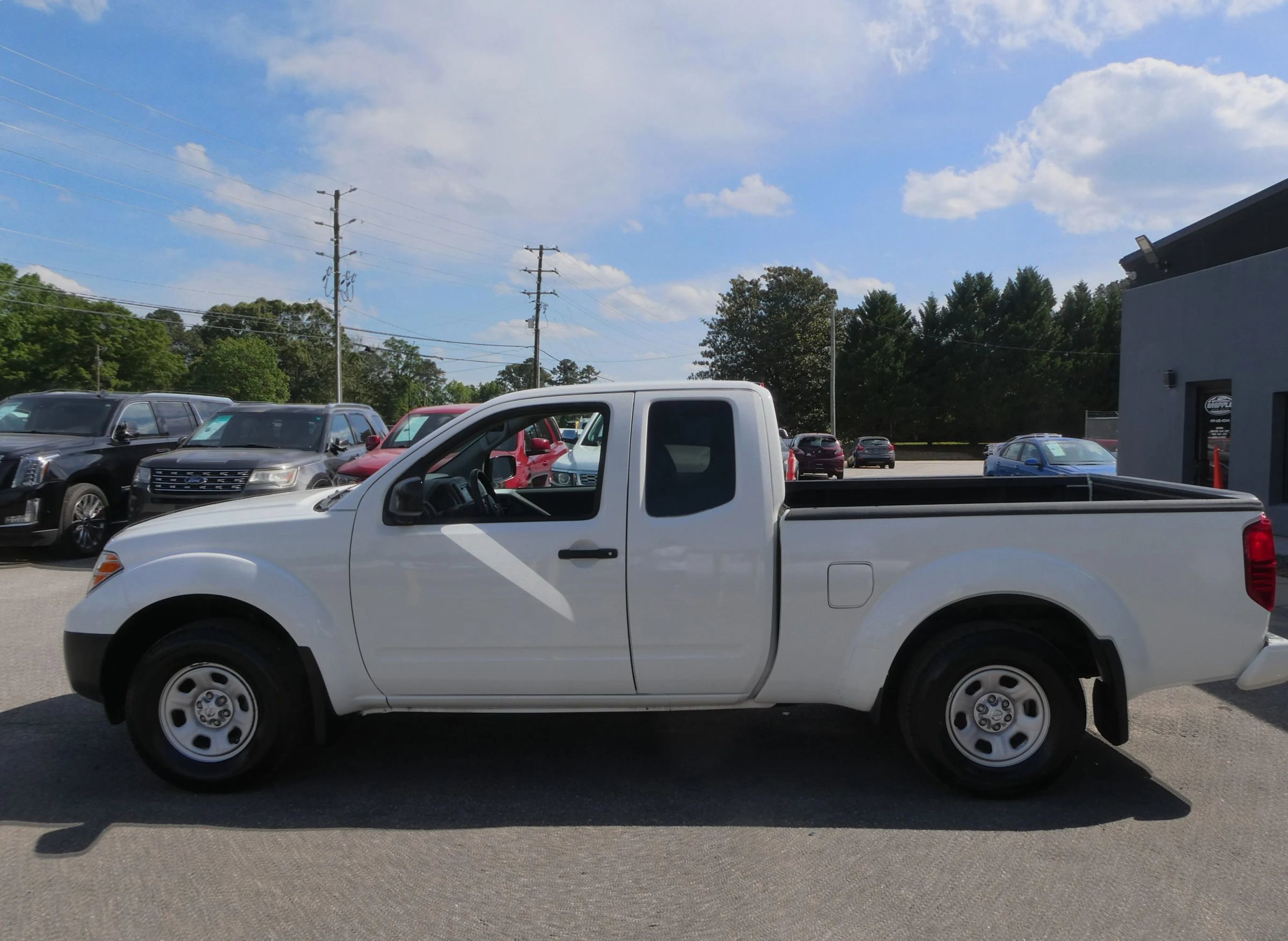 Used 2018 Nissan Frontier S RWD image 9