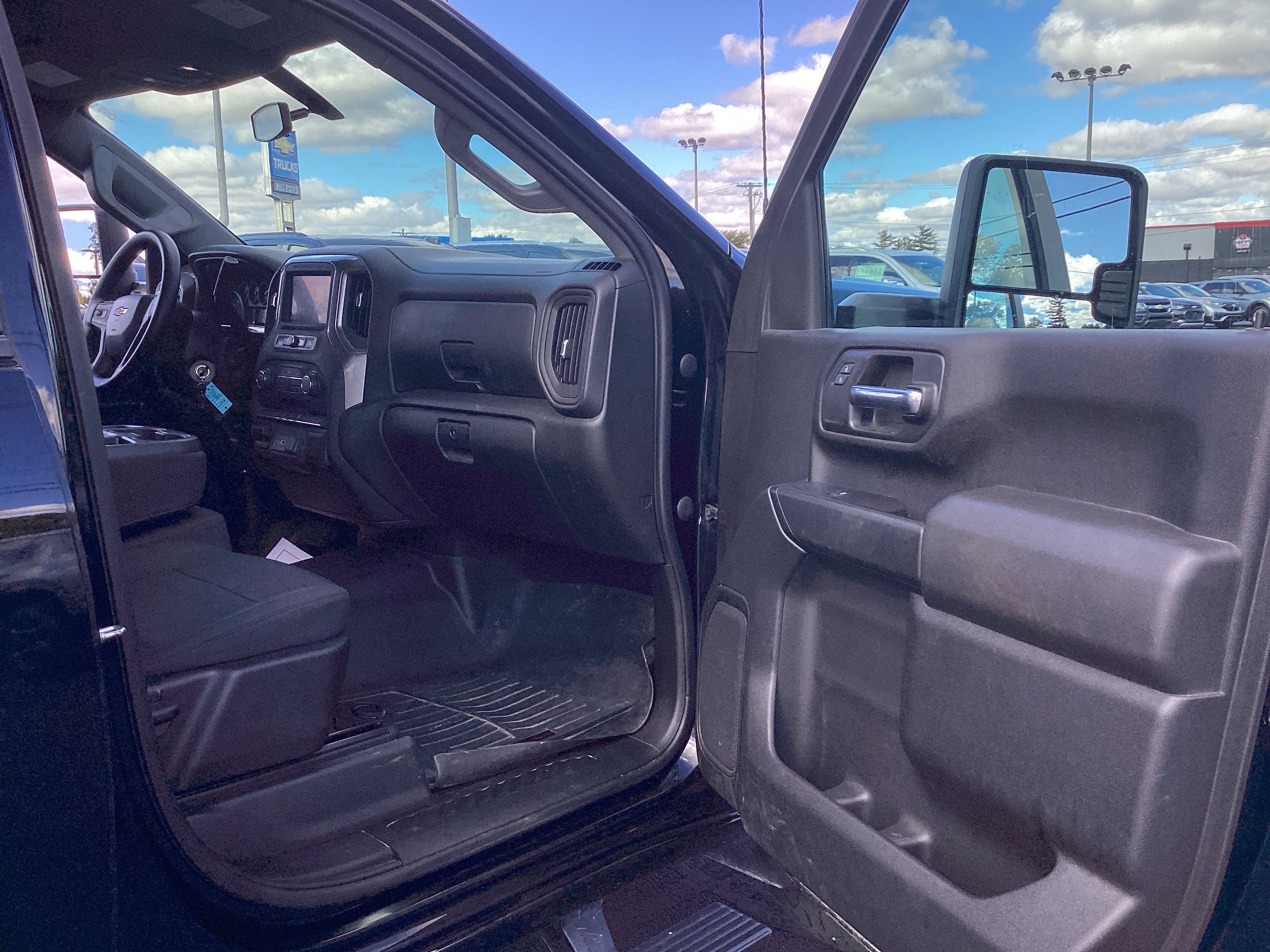 Used 2021 Chevrolet Silverado 2500 Custom w/ Custom Convenience Package image 24