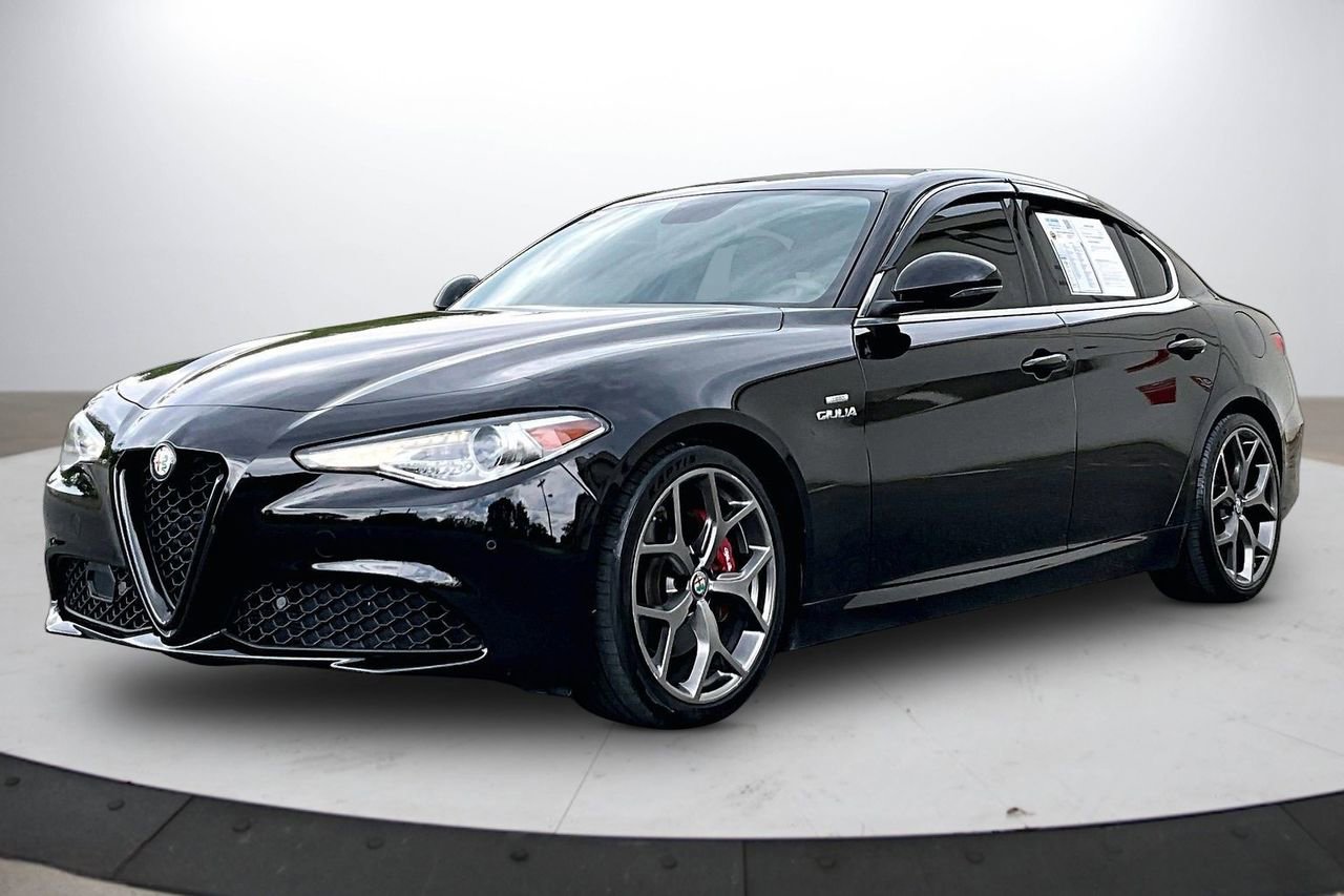 Used 2019 Alfa Romeo Giulia RWD image 4