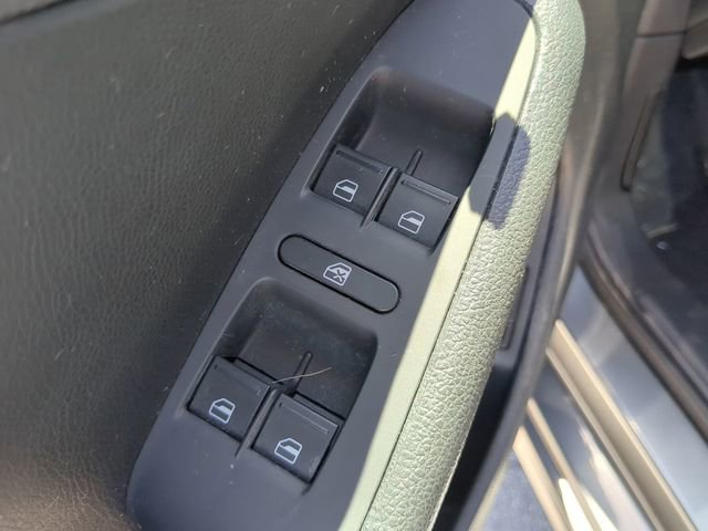 Used 2016 Volkswagen Jetta Sport FWD image 16