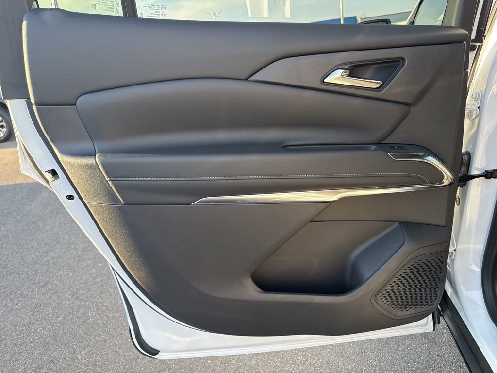 Used 2026 Chevrolet Traverse LT w/ Driver Confidence Package image 12