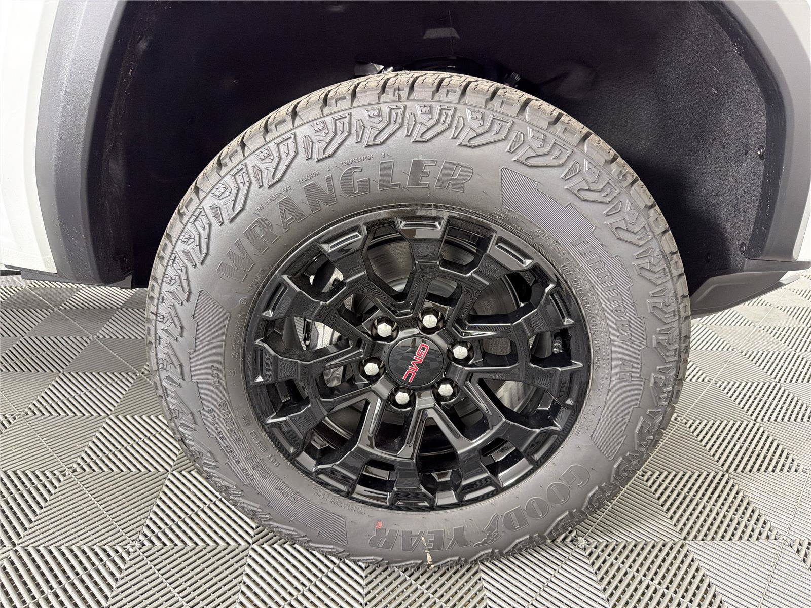 New 2026 GMC Canyon Elevation RWD image 10