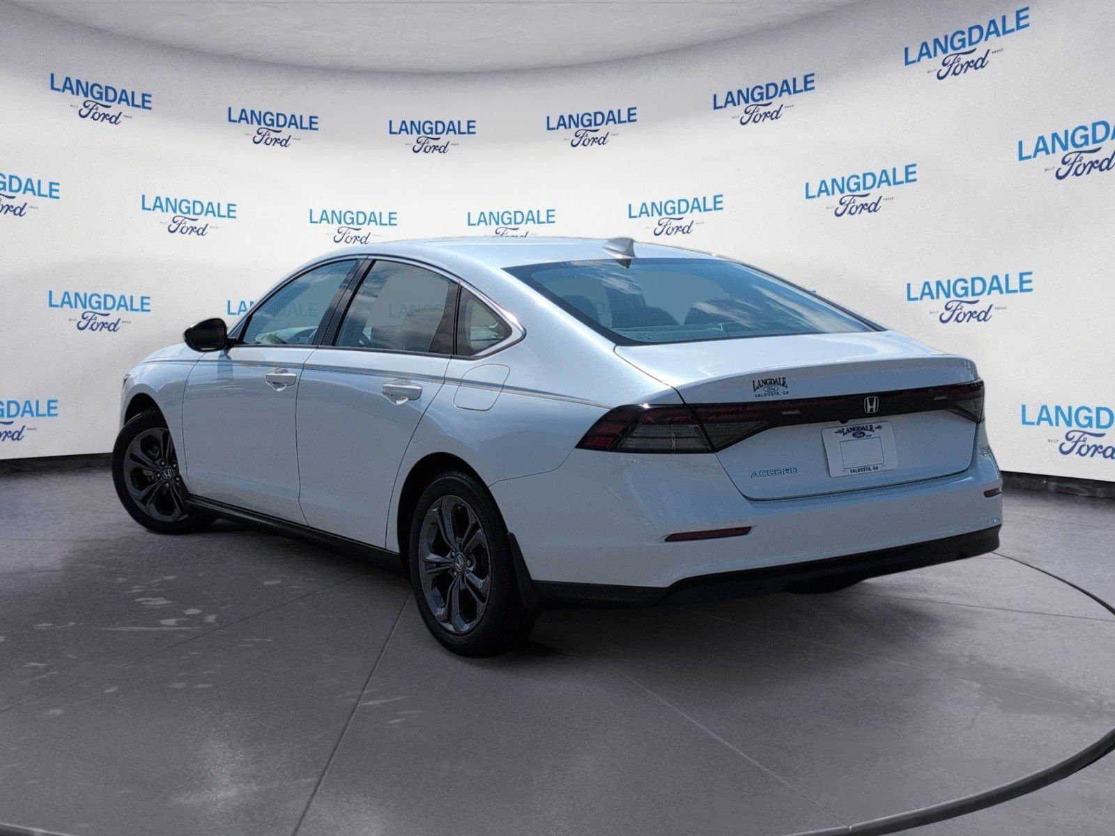Used 2023 Honda Accord EX image 9