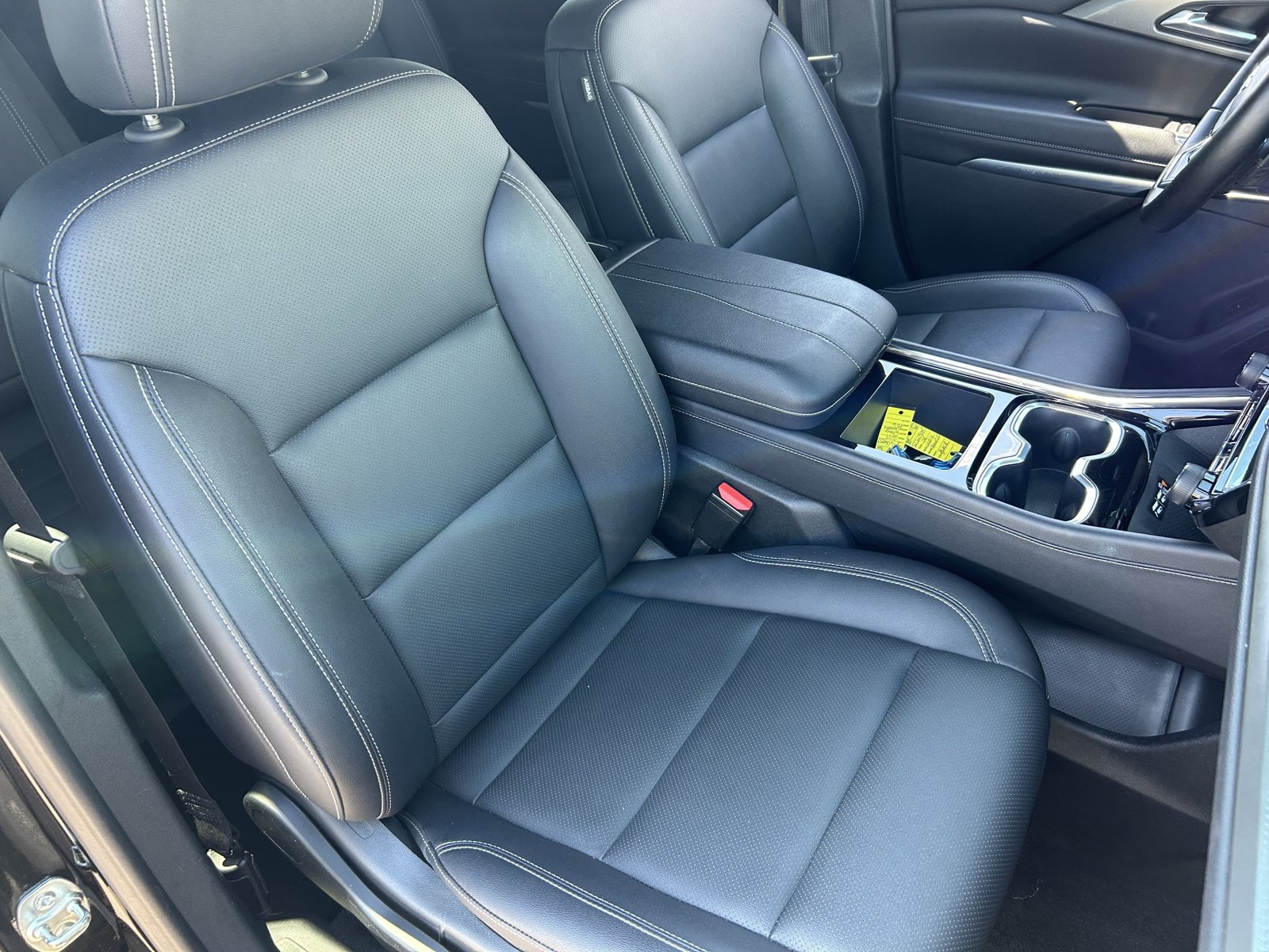 Certified 2025 Chevrolet Traverse LT FWD image 11