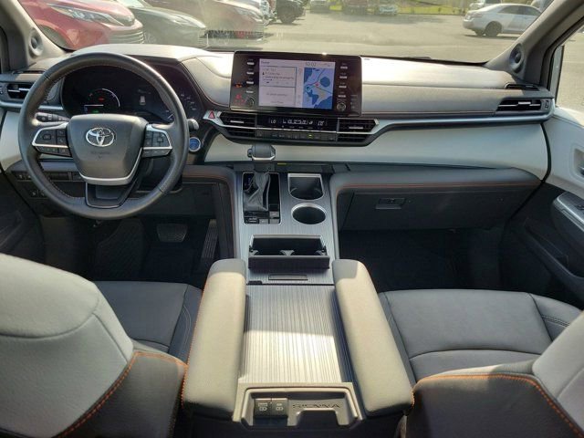 Used 2024 Toyota Sienna XSE w/ XSE Plus Package AWD/4WD image 21