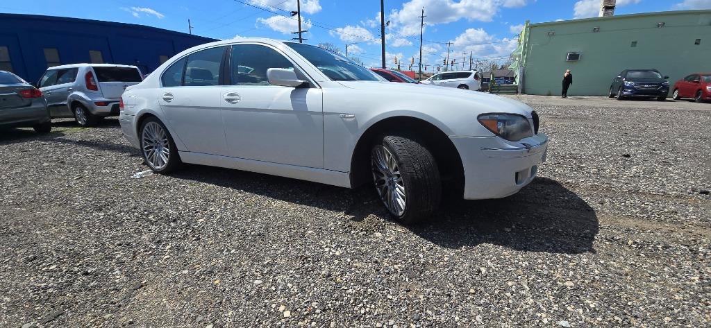 Used 2008 BMW 750i RWD image 5