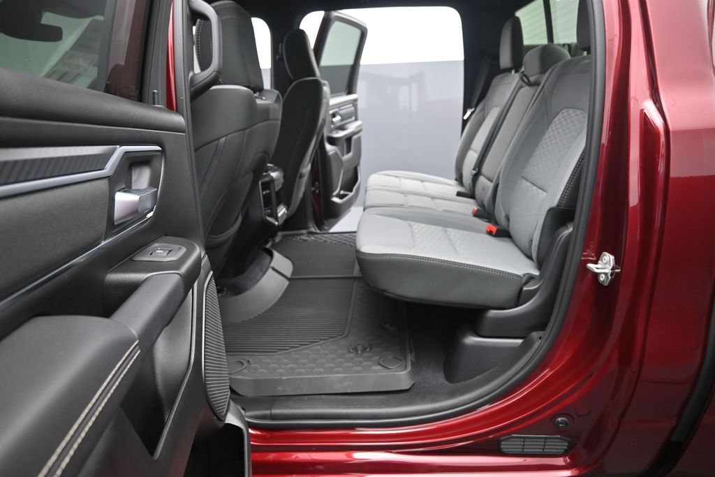 Used 2025 RAM 1500 Big Horn AWD/4WD image 13