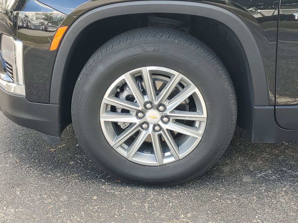 Used 2023 Chevrolet Traverse LT image 10
