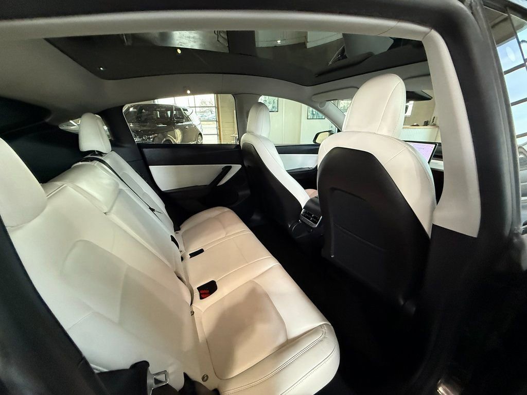 Used 2020 Tesla Model Y Long Range image 13