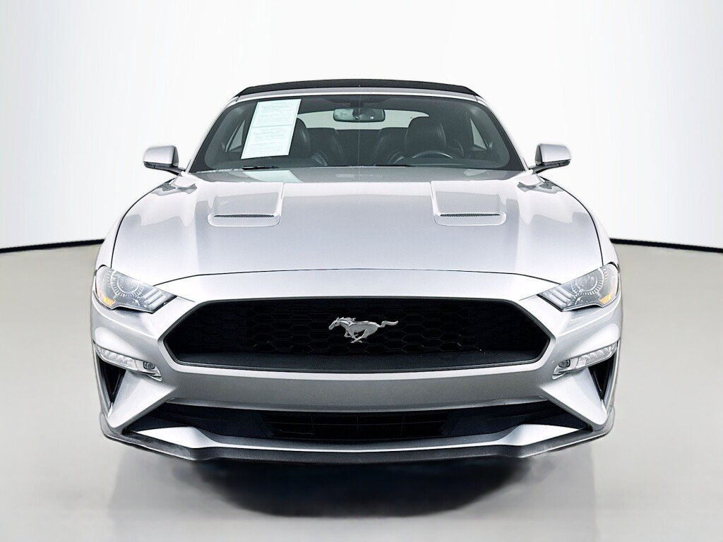 Used 2020 Ford Mustang Premium RWD image 9