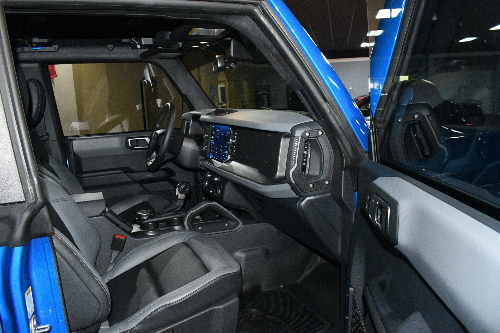 Used 2024 Ford Bronco Big Bend AWD/4WD image 48