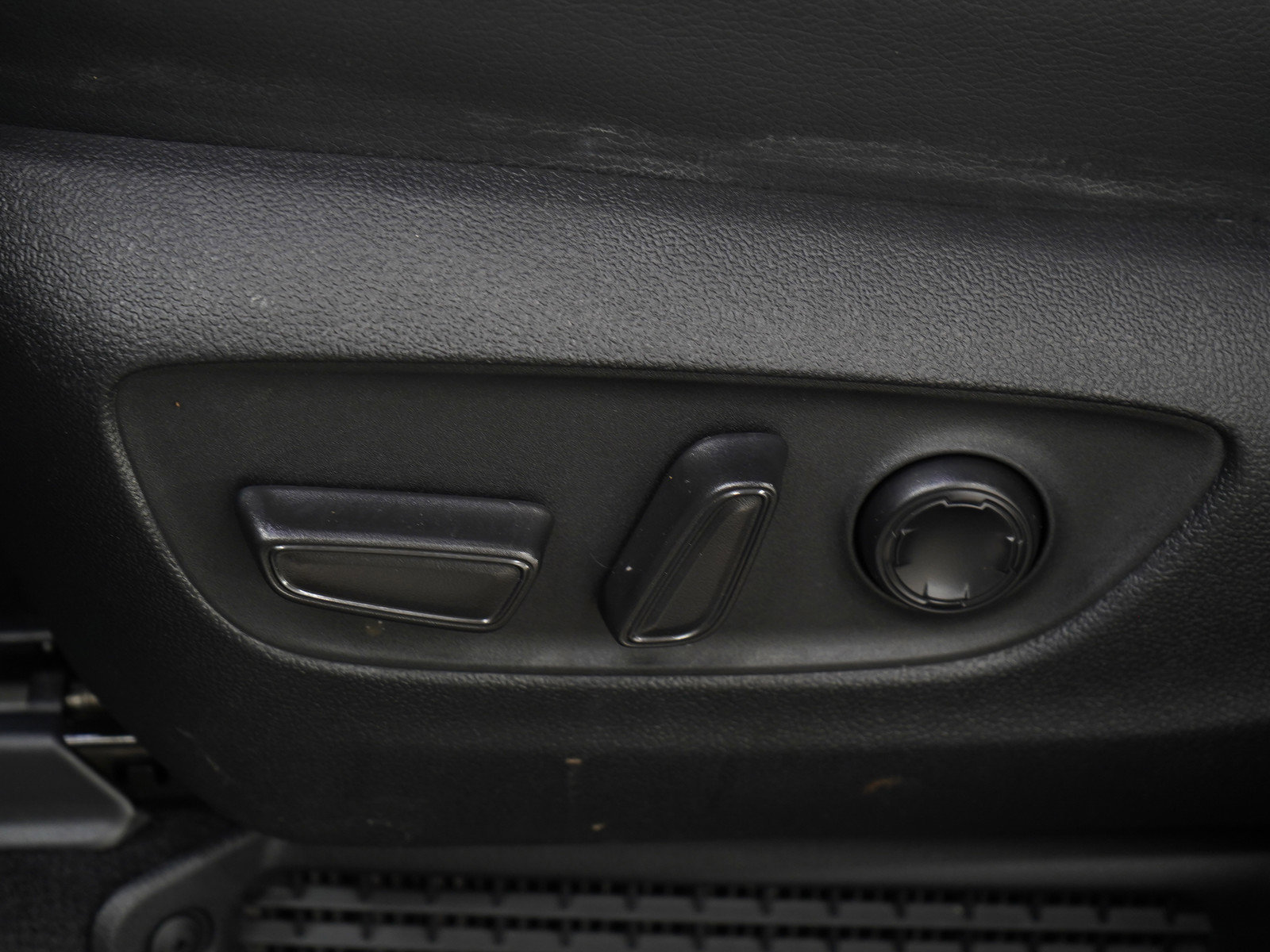 Used 2025 Toyota Sienna Limited image 27