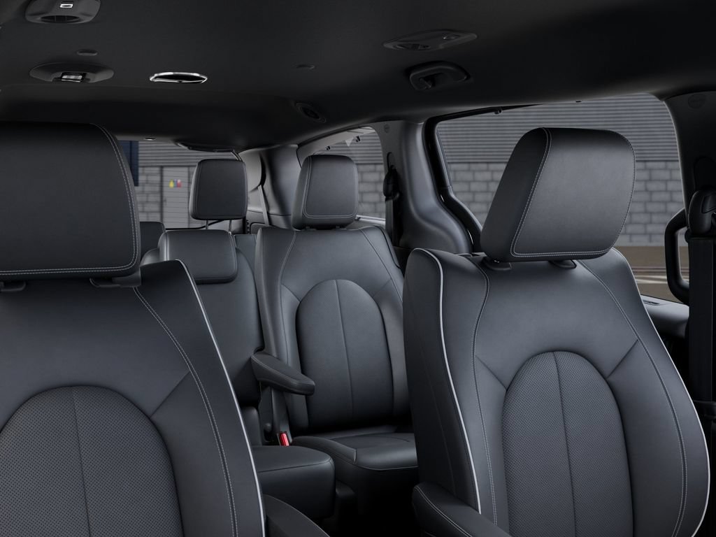 New 2025 Chrysler Pacifica Select w/ Uconnect Theater Family Group FWD image 27