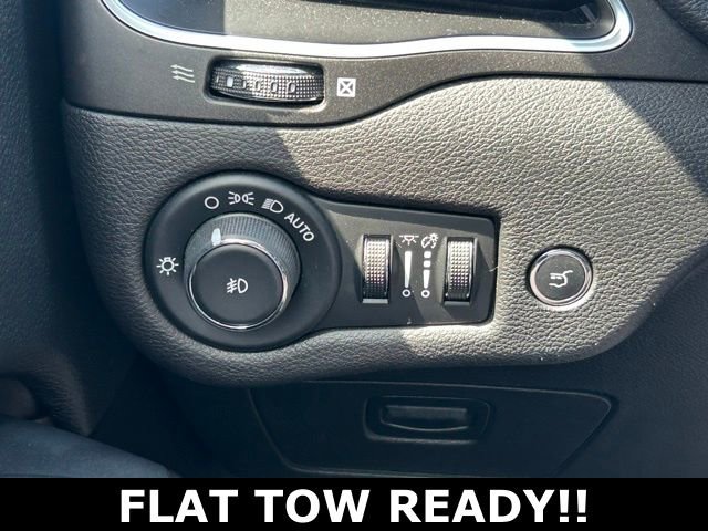 Used 2019 Jeep Cherokee Trailhawk image 19