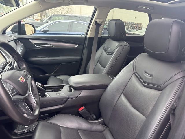 Used 2019 Cadillac XT5 Premium Luxury image 3