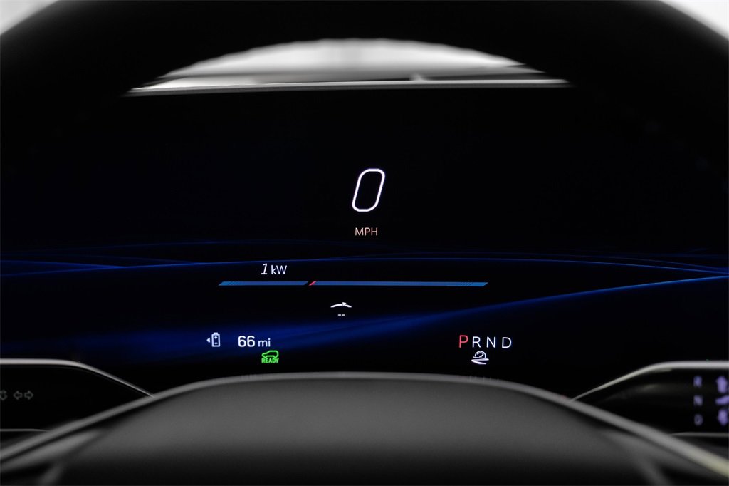 Used 2024 Cadillac Lyriq Luxury image 16