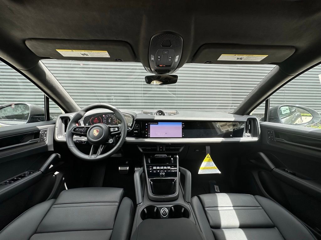 Used 2025 Porsche Cayenne GTS image 35