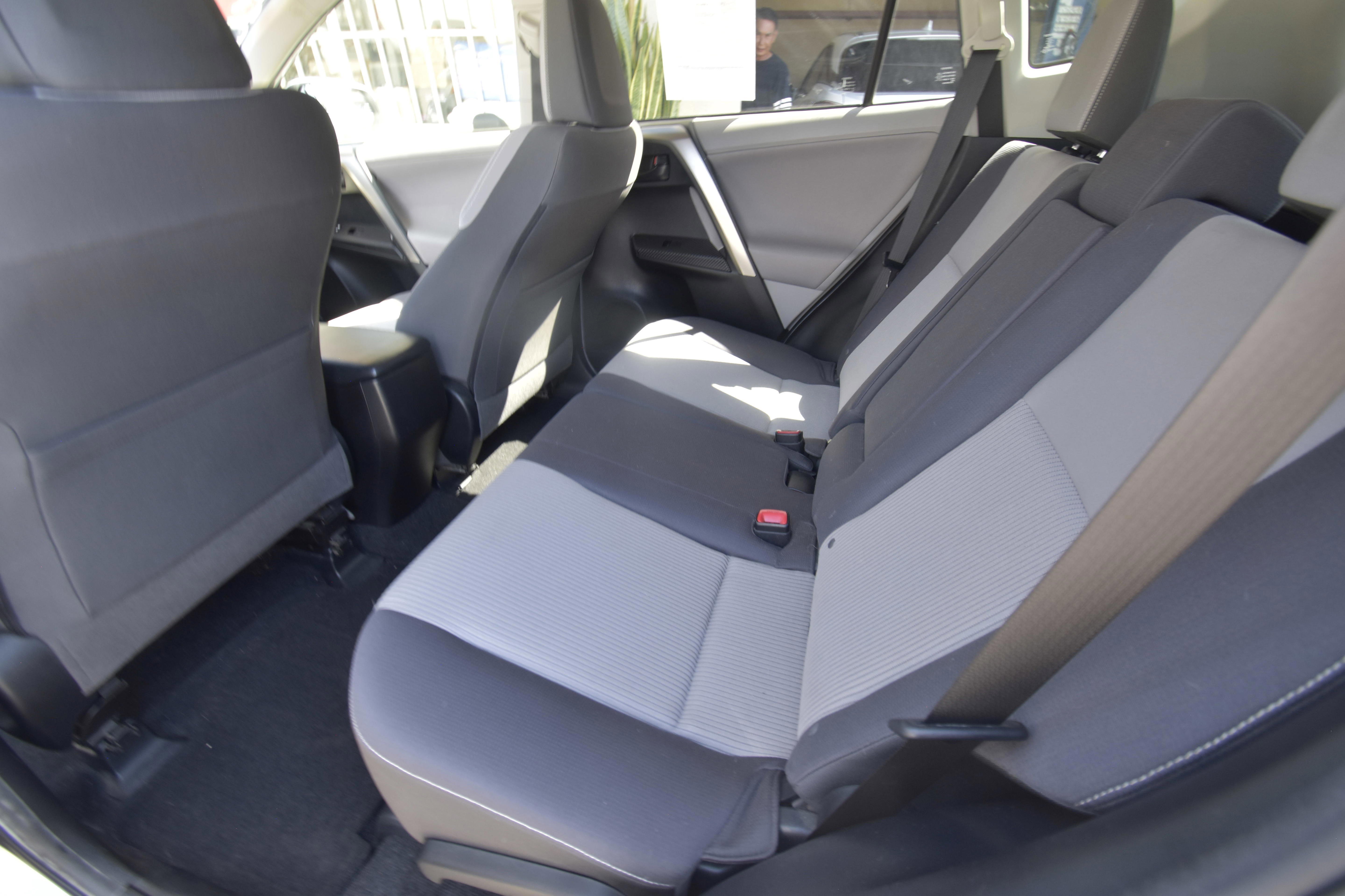 Used 2013 Toyota RAV4 XLE FWD image 9