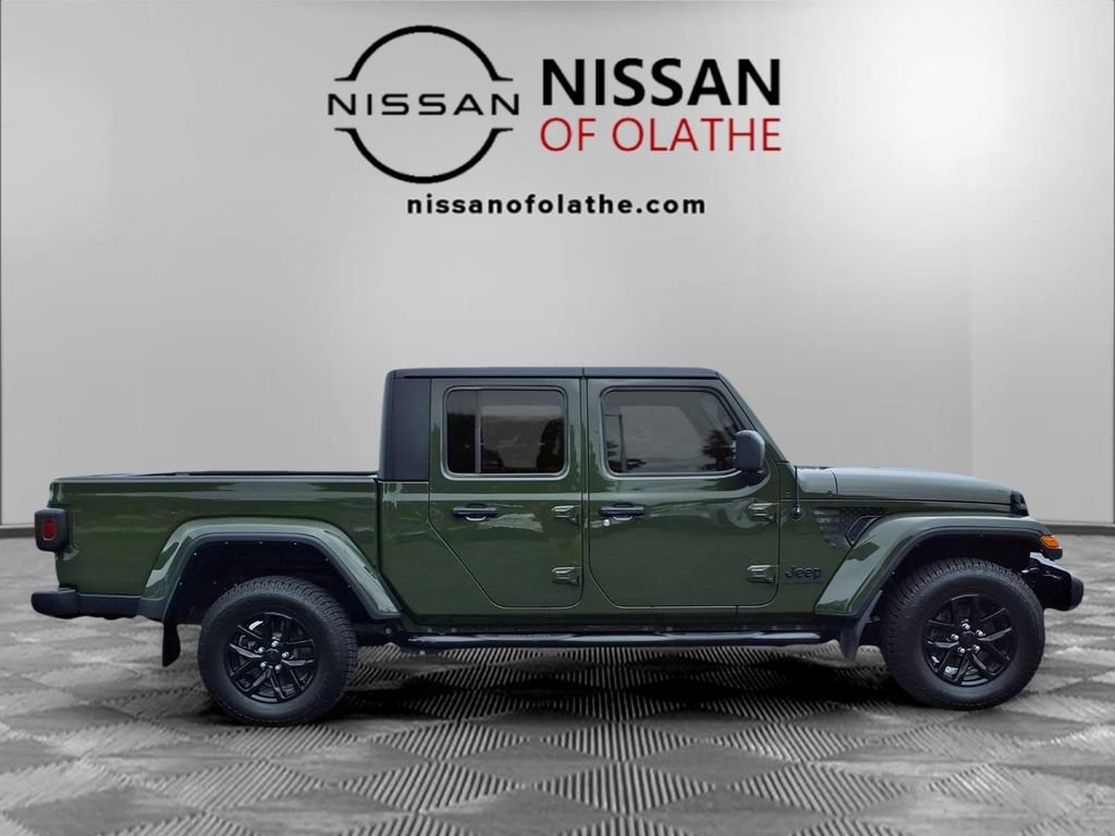 Used 2022 Jeep Gladiator Sport AWD/4WD image 27