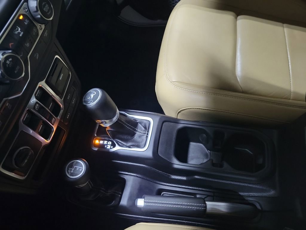 Used 2018 Jeep Wrangler Unlimited Sahara AWD/4WD image 20