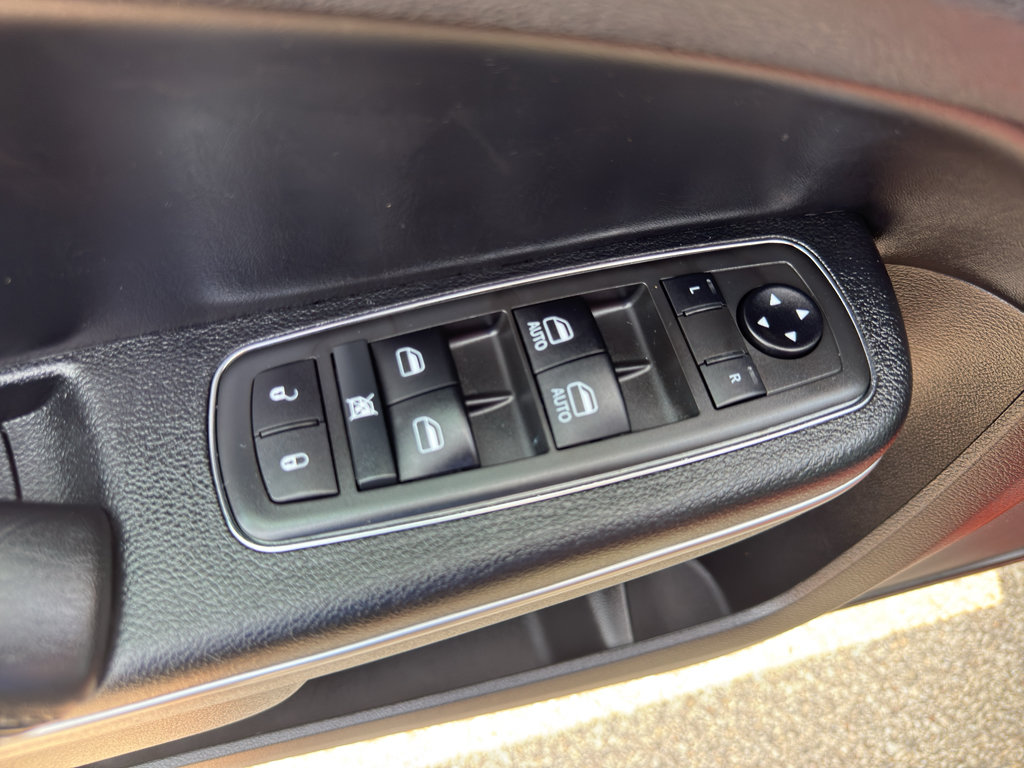 Used 2021 Chrysler 300 Touring L AWD/4WD image 13