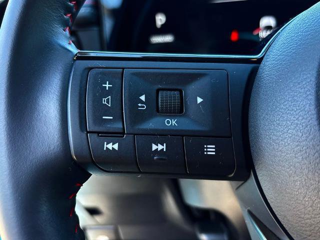 Certified 2025 Nissan Kicks SR FWD image 18