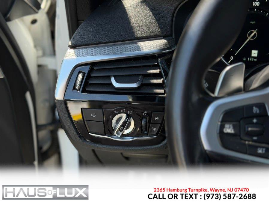Used 2019 BMW 530i xDrive w/ M Sport Package AWD/4WD image 29