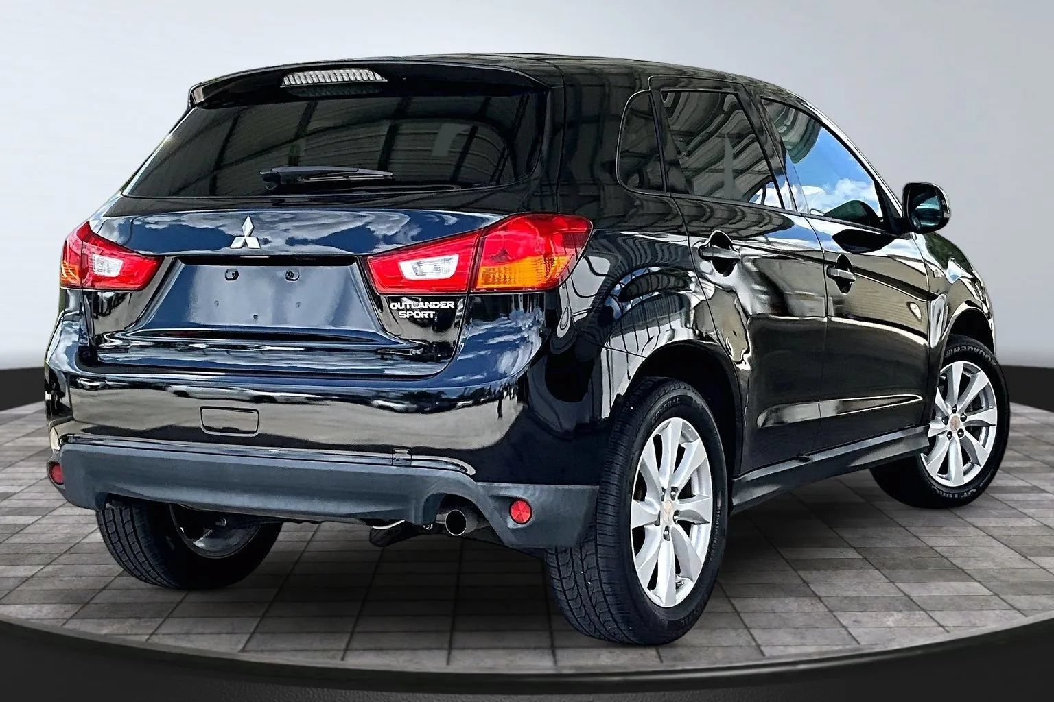 Used 2014 Mitsubishi Outlander Sport ES FWD image 6