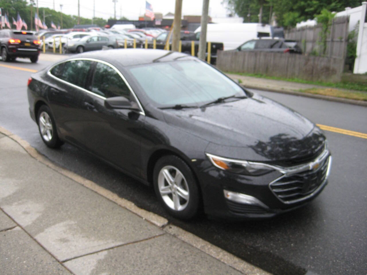 Used 2020 Chevrolet Malibu LS FWD image 1