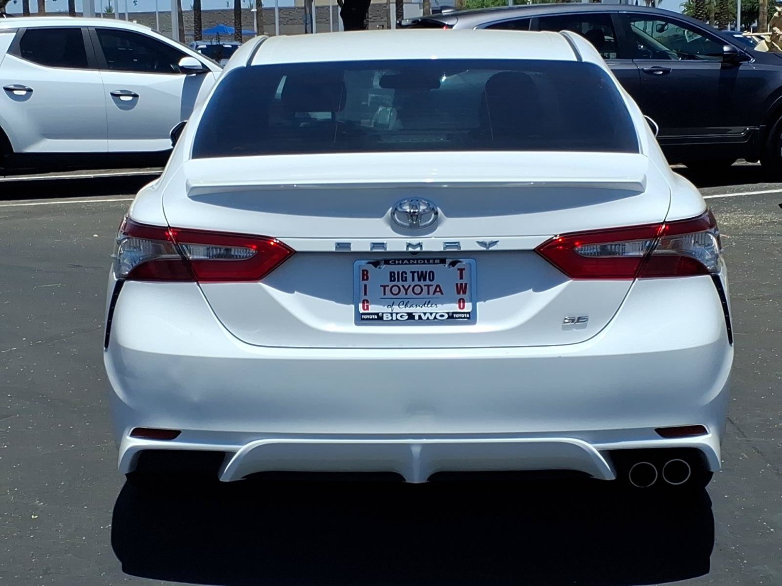 Used 2018 Toyota Camry SE FWD image 5