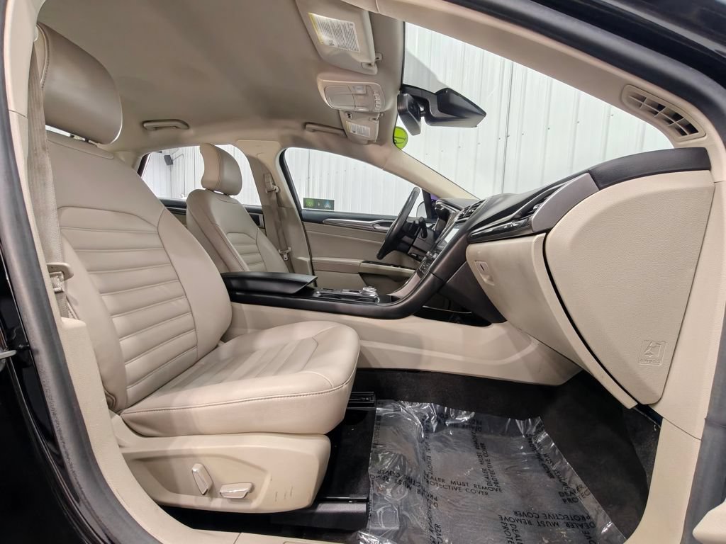 Used 2019 Ford Fusion SEL FWD image 24