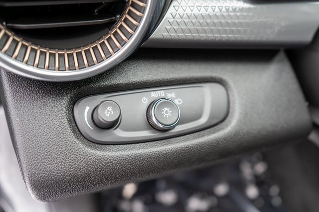 Used 2024 Chevrolet Trax ACTIV w/ Driver Confidence Package image 20