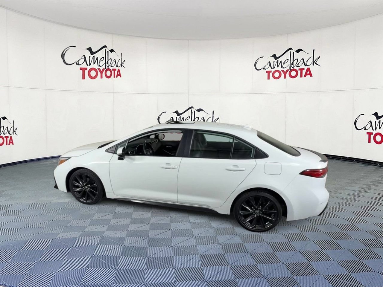 Used 2024 Toyota Corolla XSE FWD image 8