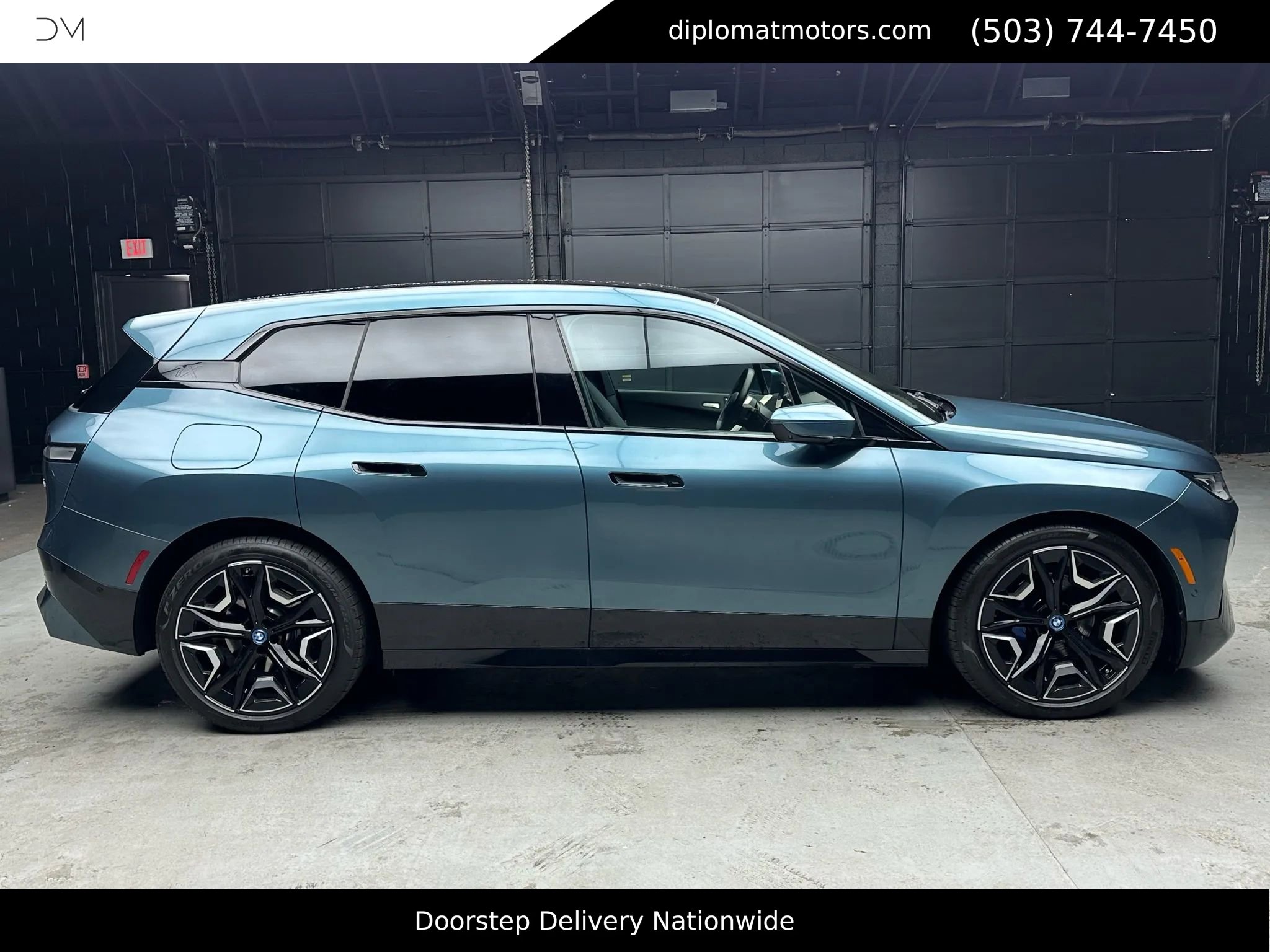 Used 2025 BMW iX xDrive50 w/ Premium Package image 7