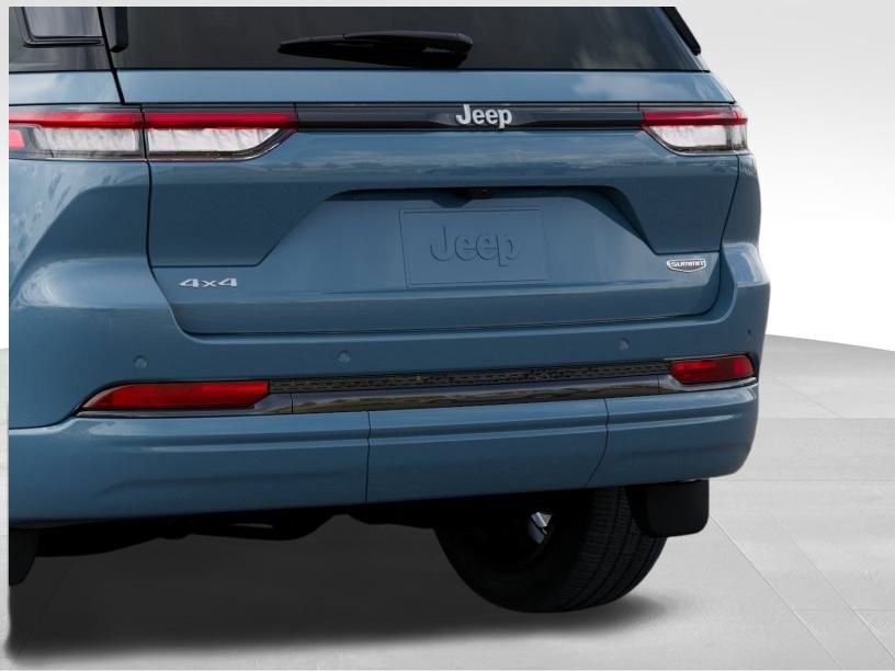 New 2026 Jeep Grand Cherokee Summit image 13
