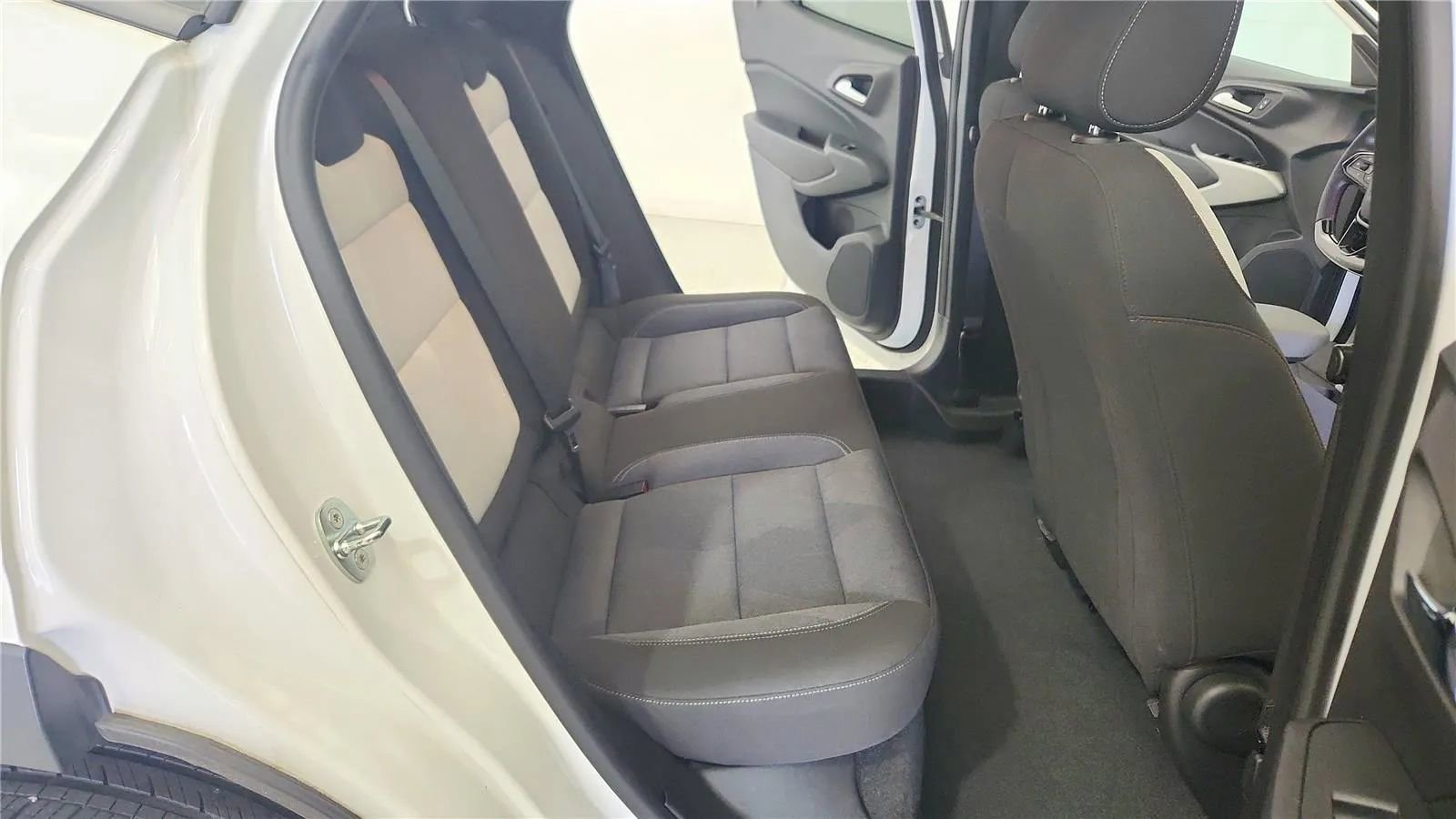 Used 2024 Chevrolet Trax RS w/ Driver Confidence Package image 41