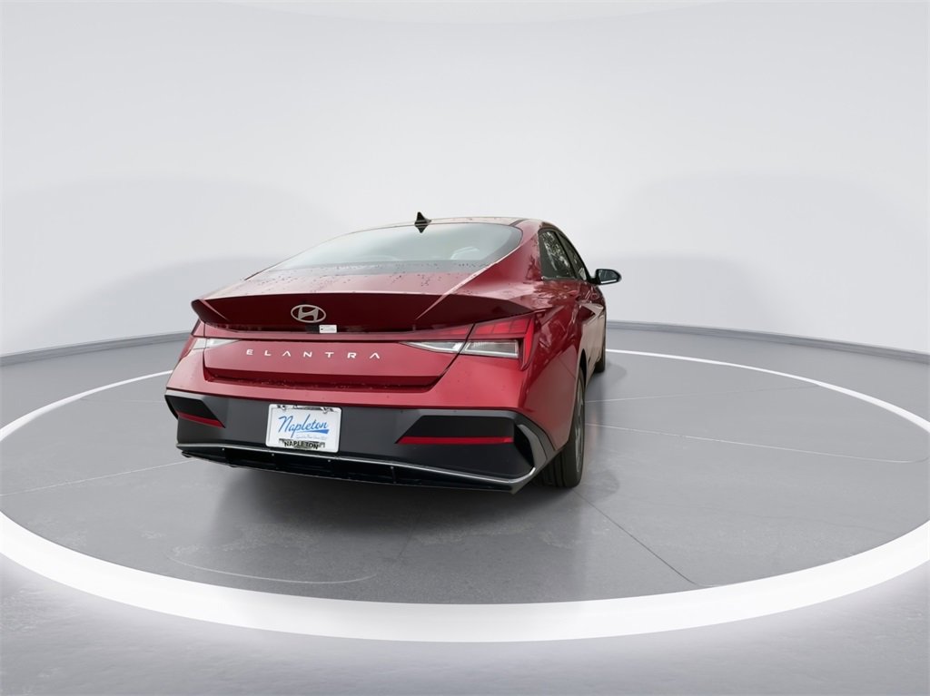 New 2025 Hyundai Elantra SEL image 9