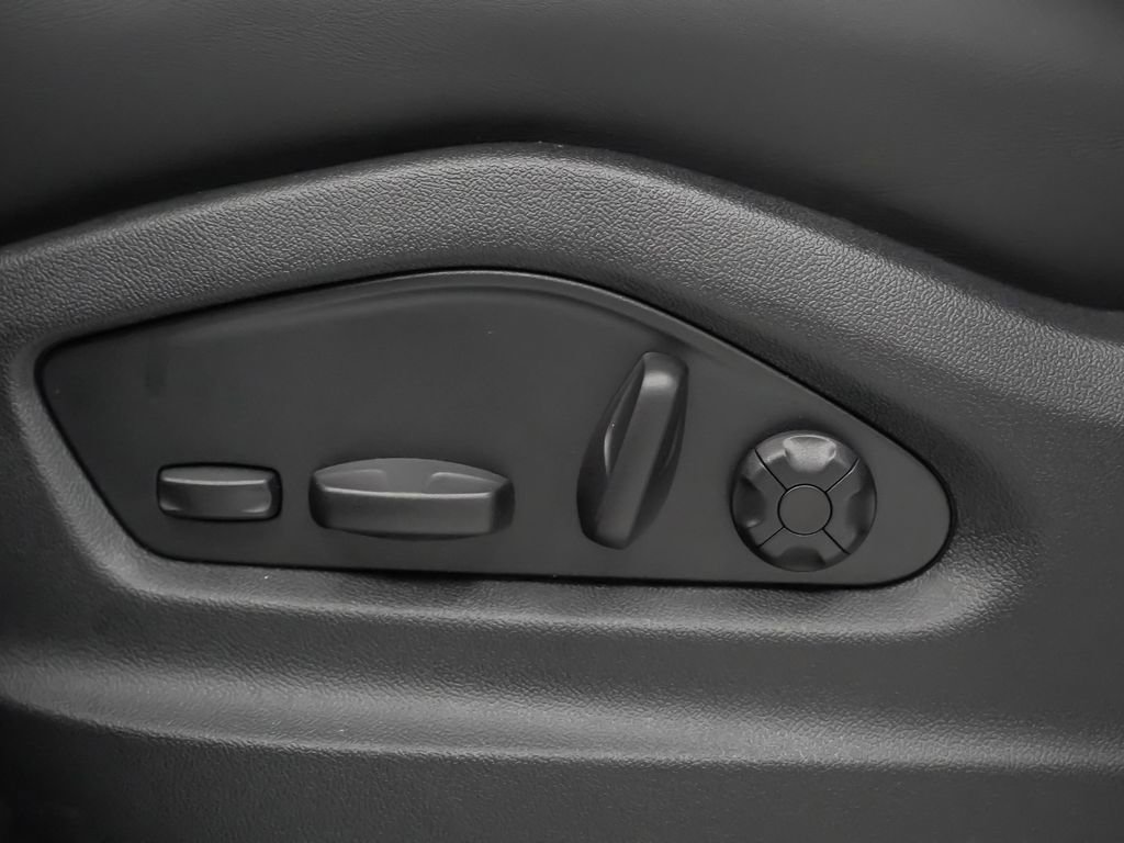 Certified 2025 Porsche Cayenne Coupe image 24