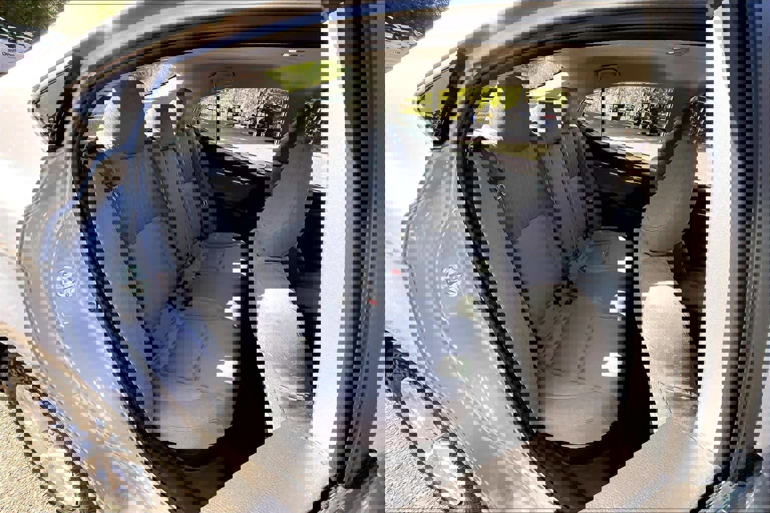 Used 2025 Toyota Camry LE w/ Convenience Package image 19