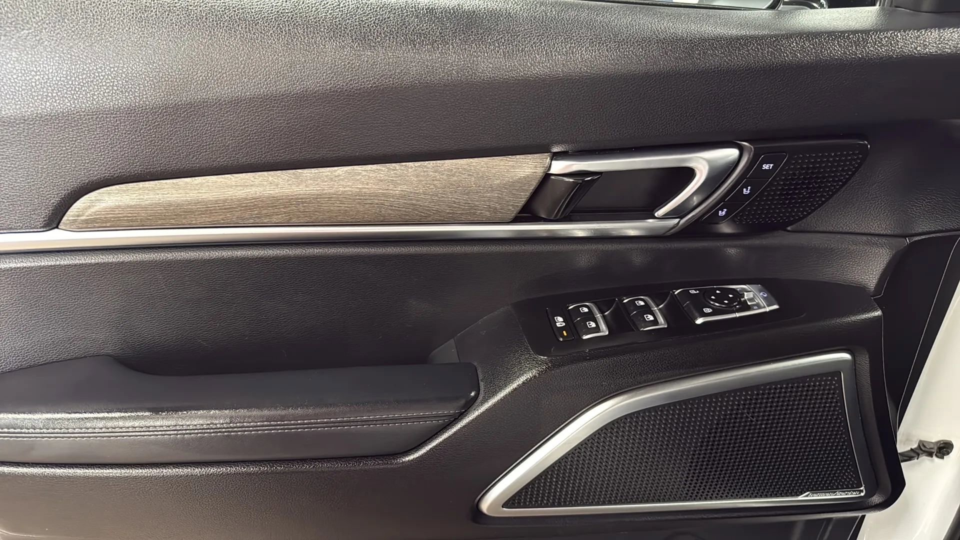 Used 2020 Kia Telluride SX w/ SX Prestige Package image 9