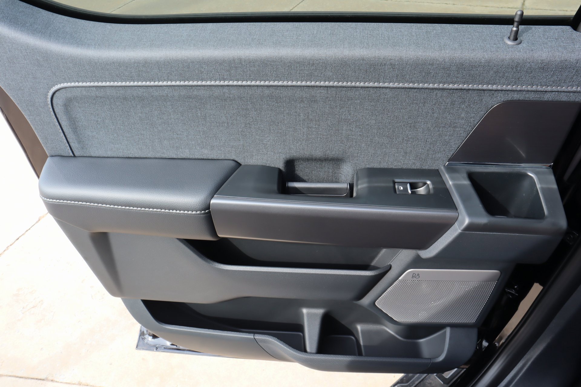 New 2025 Ford F150 Lariat w/ FX4 Off-Road Package image 18