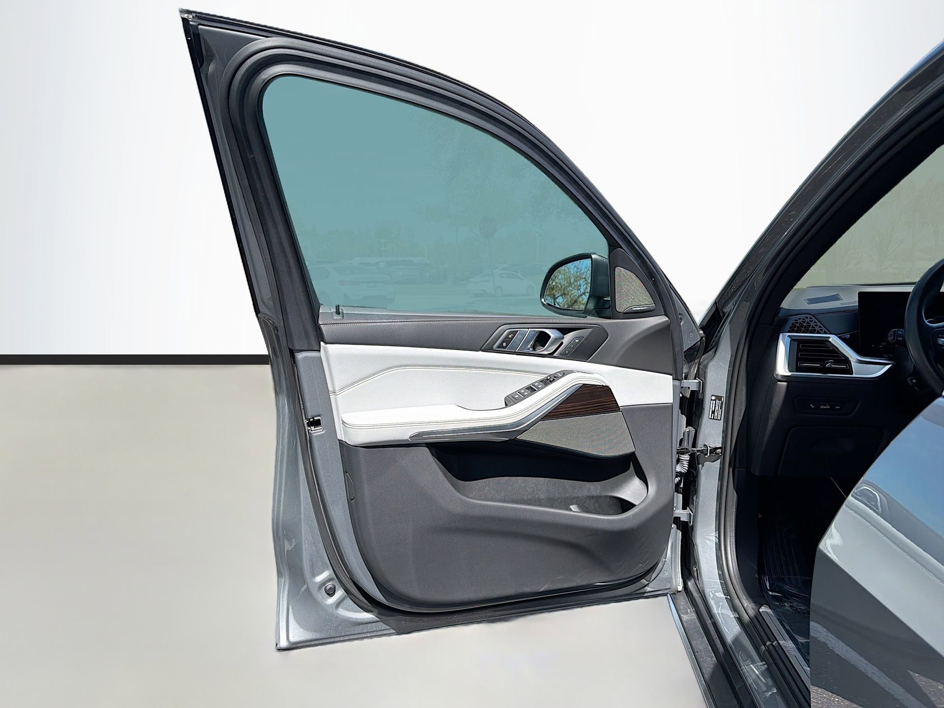 Certified 2024 BMW X5 sDrive40i w/ Premium Package image 23